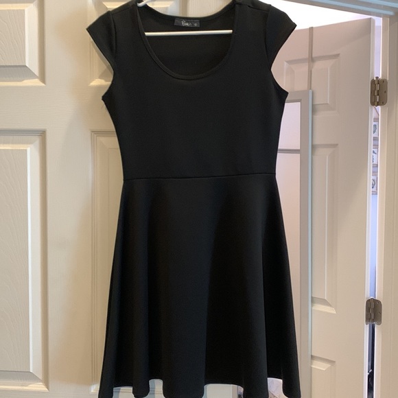 BLACK DRESS - Picture 2 of 2